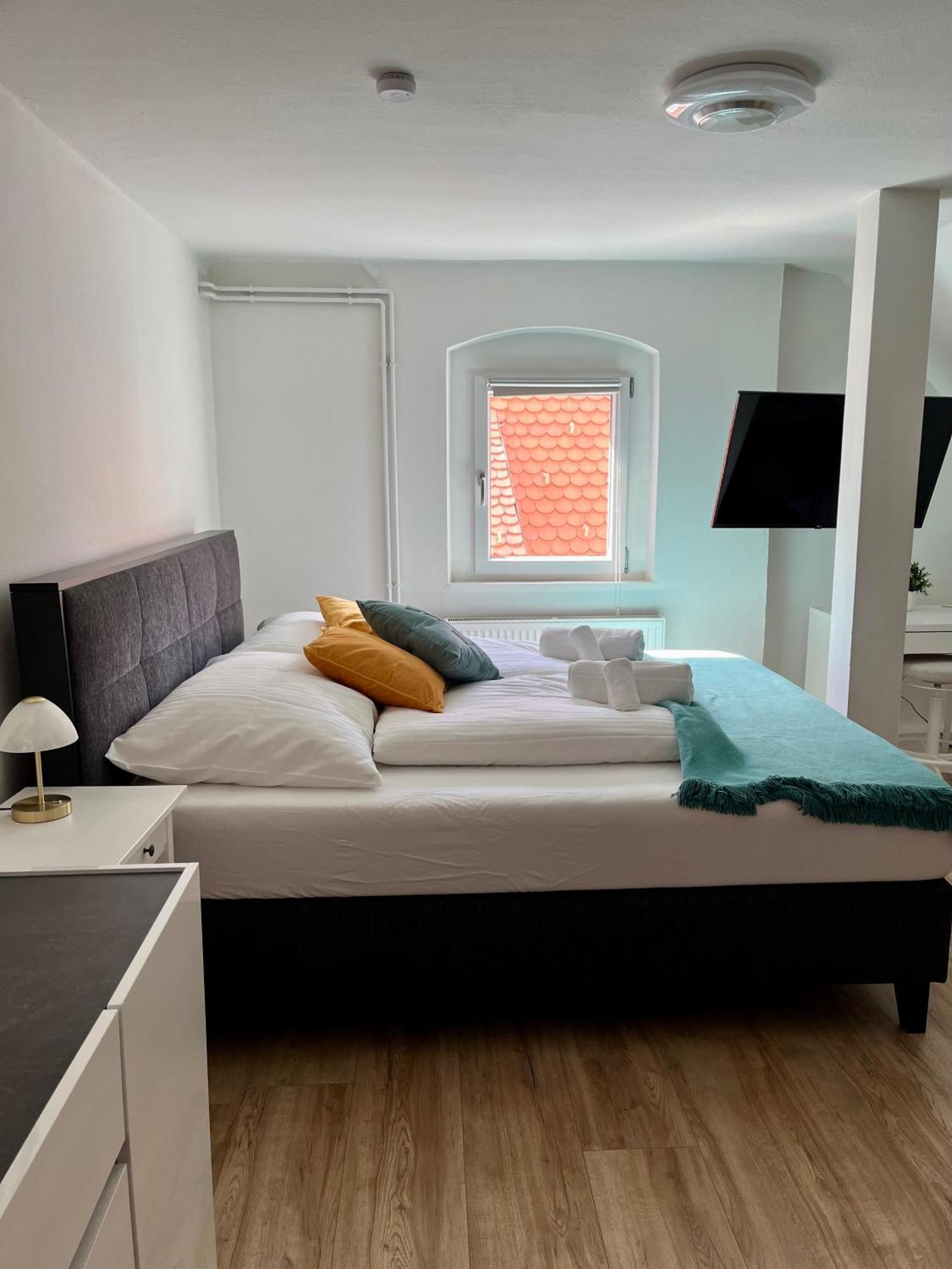 Flores City Center Studio - Easy Self-Check-In Graz Bagian luar foto