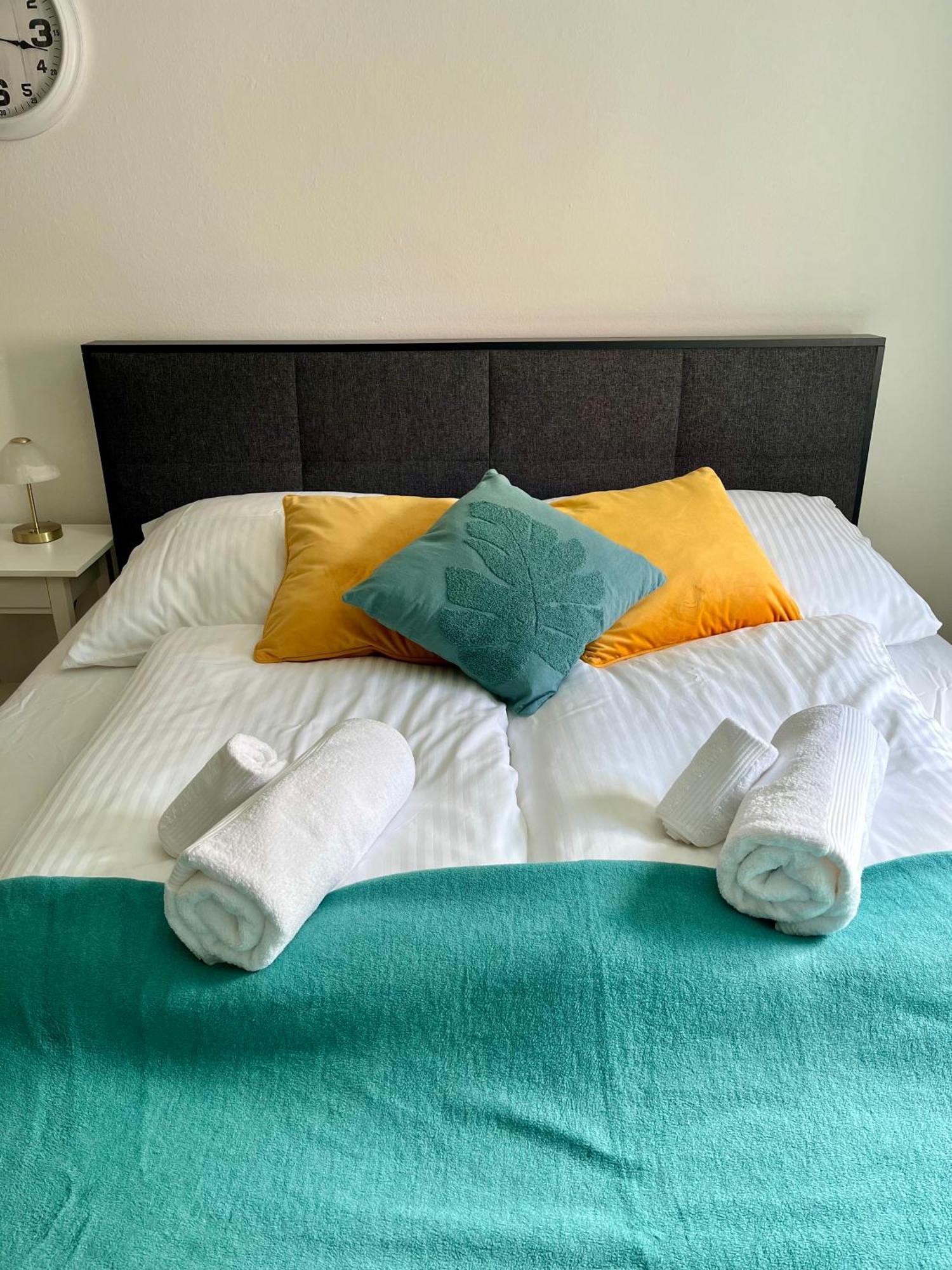 Flores City Center Studio - Easy Self-Check-In Graz Bagian luar foto